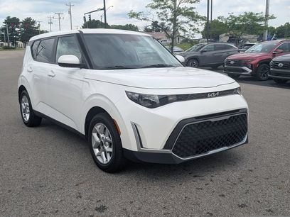 Used 2024 Kia Soul LX w/ Option Group 015