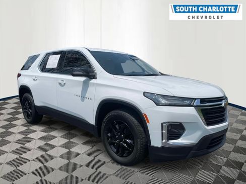 Used 2023 Chevrolet Traverse LS FWD image 3
