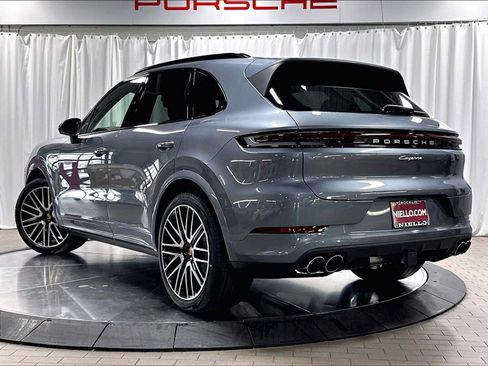 New 2026 Porsche Cayenne AWD/4WD image 3