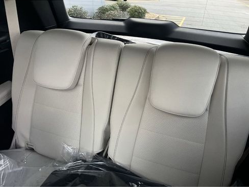 Certified 2025 Mercedes-Benz GLS 450 4MATIC image 27