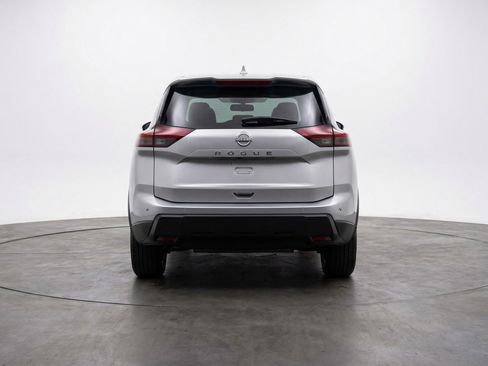 Used 2025 Nissan Rogue SV AWD/4WD image 7
