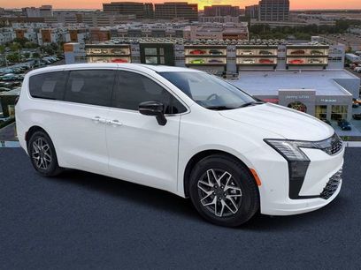 New 2027 Chrysler Pacifica Limited