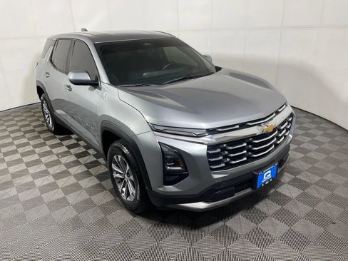 Used 2025 Chevrolet Equinox LT AWD/4WD image 1