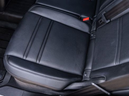 Certified 2021 Porsche Cayenne image 33