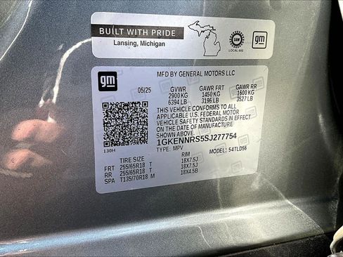 Used 2025 GMC Acadia Elevation image 11