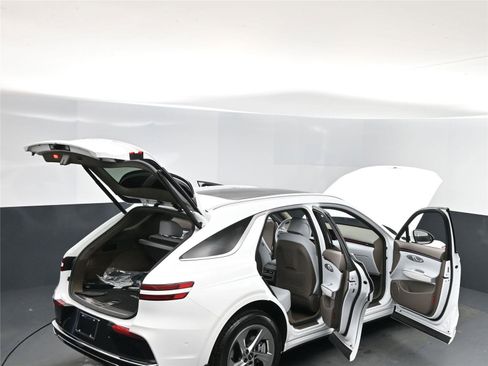 New 2026 Genesis GV70 2.5T Advanced image 18