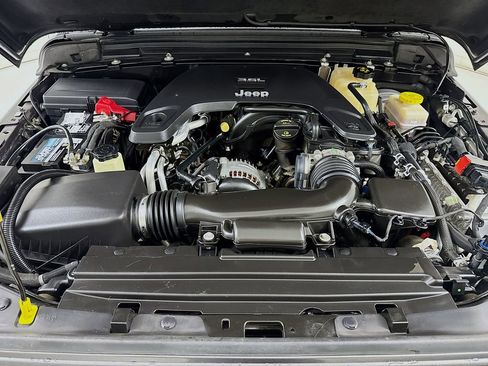 Used 2020 Jeep Wrangler Unlimited Sahara w/ Uconnect 4C Nav & Sound Group image 23