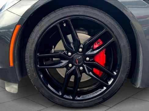 Used 2018 Chevrolet Corvette Stingray Coupe w/ Carbon Flash Badge Package image 9