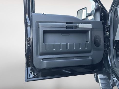 Used 2015 Ford F250 Lariat w/ Chrome Package image 14