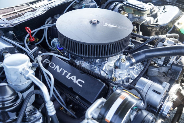 Used 1992 Pontiac Firebird Formula RWD image 19