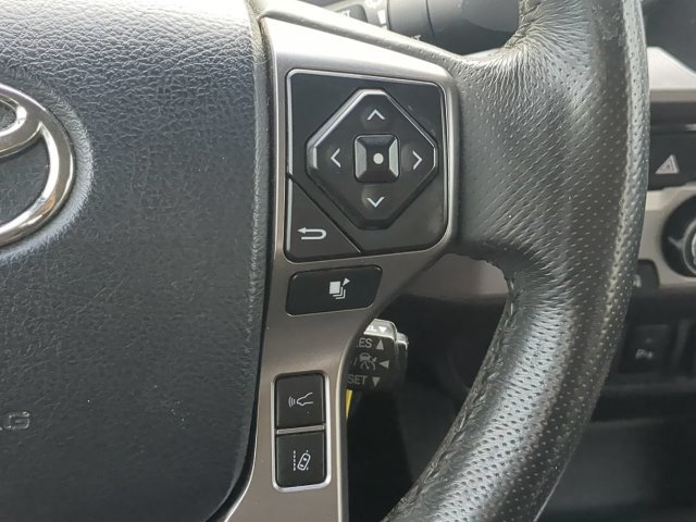 Used 2018 Toyota Tacoma SR5 RWD image 28