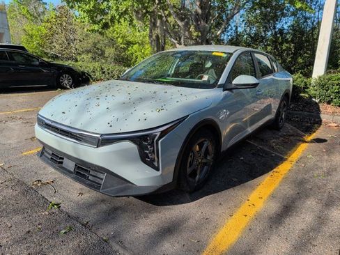 Used 2025 Kia K4 LXS image 1