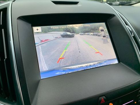 Certified 2019 Ford Edge Titanium w/ Cold Weather Package AWD/4WD image 30