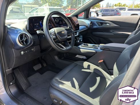 Certified 2024 Chevrolet Equinox EV LT FWD image 8