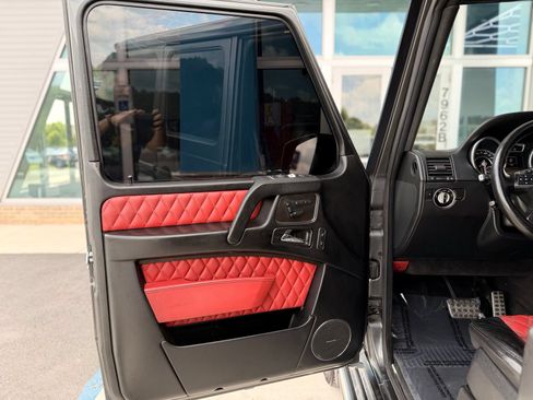 Used 2015 Mercedes-Benz G 63 AMG 4MATIC image 32