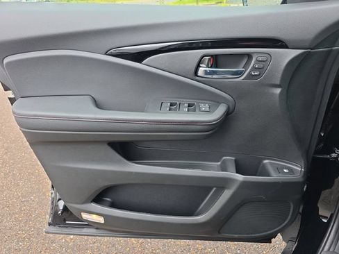 New 2026 Honda Ridgeline Black Edition image 9