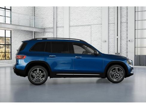 New 2026 Mercedes-Benz GLB 250 4MATIC image 17