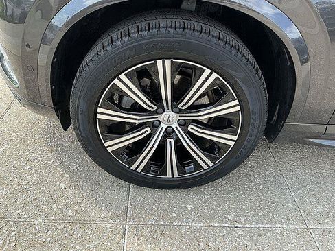 Certified 2023 Volvo XC90 B6 Plus w/ Protection Package Premier AWD/4WD image 11