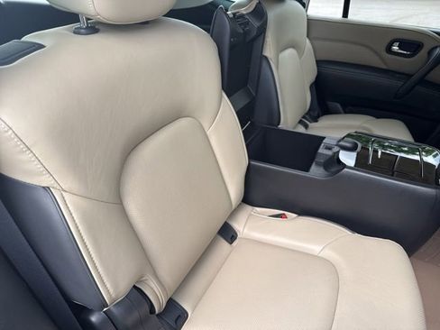 Used 2023 INFINITI QX80 Premium Select AWD/4WD image 19