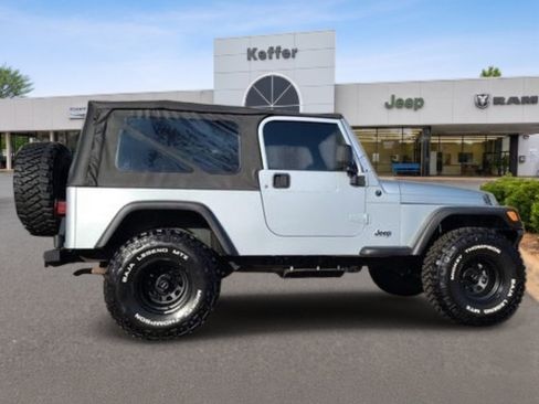 Used 2004 Jeep Wrangler 4WD image 6