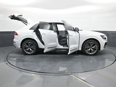 Used 2023 Audi Q8 Premium Plus image 33
