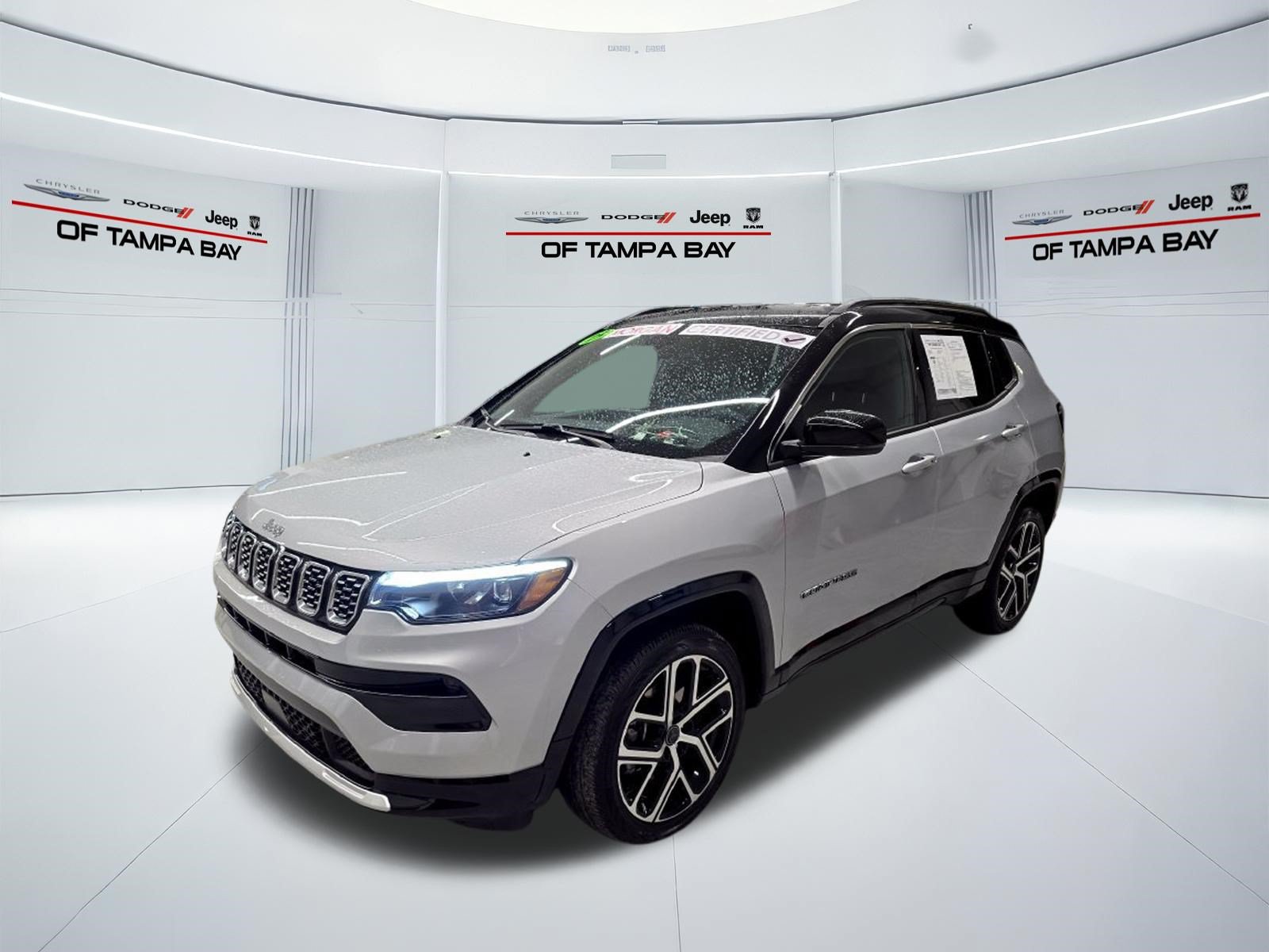 Used 2025 Jeep Compass Limited w/ Elite Group AWD/4WD image 2