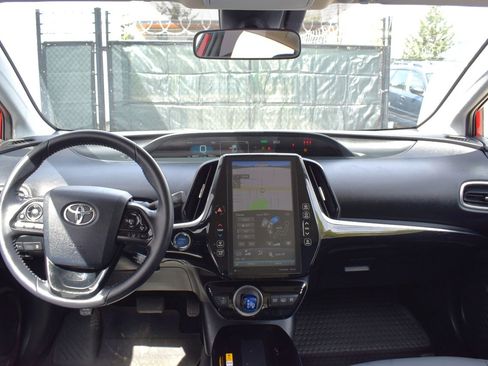 Used 2022 Toyota Prius Prime XLE image 12