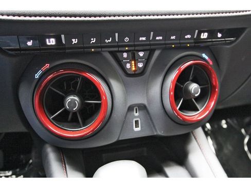 Used 2025 Chevrolet Blazer RS FWD image 26