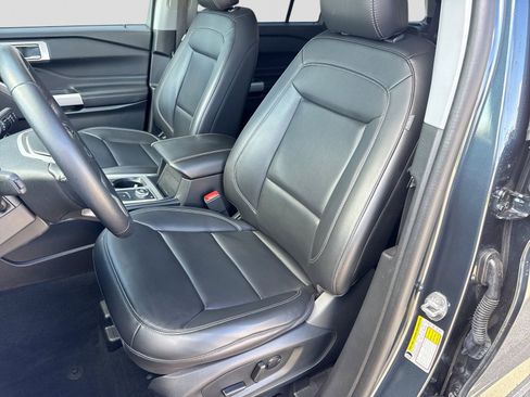 Certified 2023 Ford Explorer XLT w/ Equipment Group 202A AWD/4WD image 15