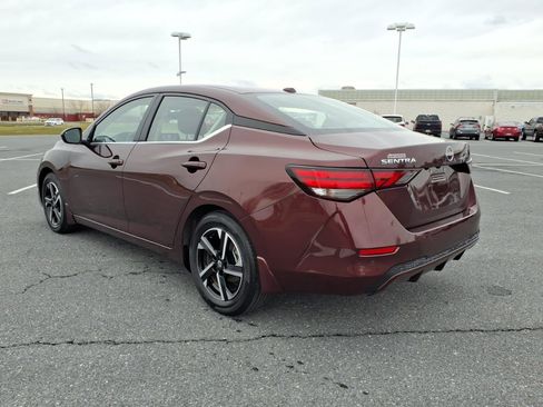 Used 2025 Nissan Sentra SV image 6