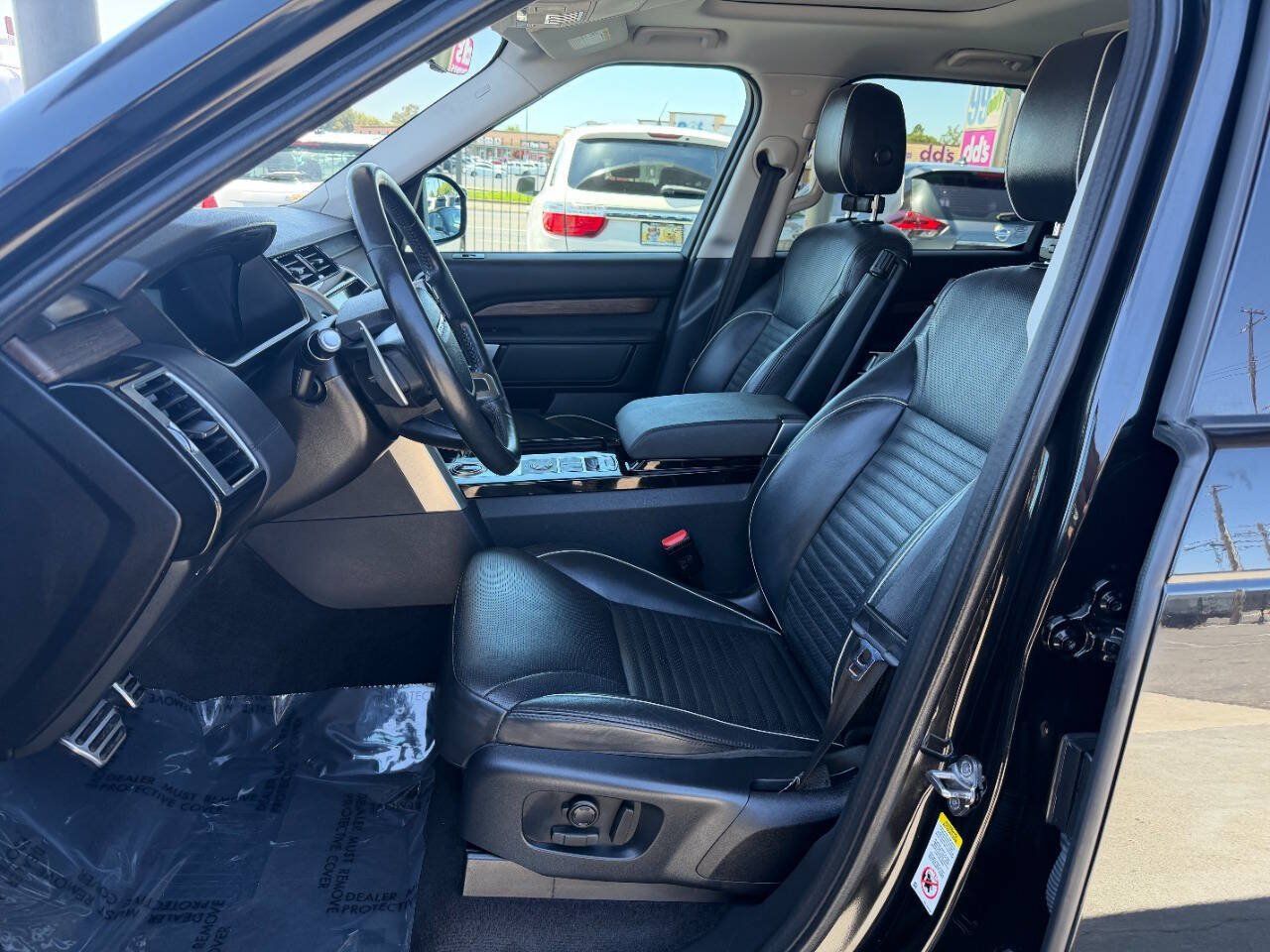 Used 2020 Land Rover Discovery HSE AWD/4WD image 11