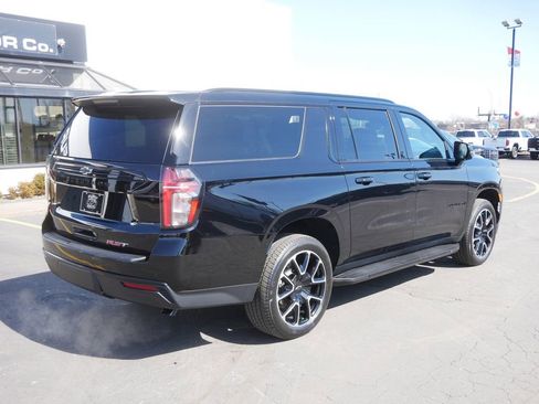 Used 2024 Chevrolet Suburban RST w/ Luxury Package AWD/4WD image 7