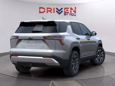 New 2026 Chevrolet Equinox LT w/ Convenience Package II image 3