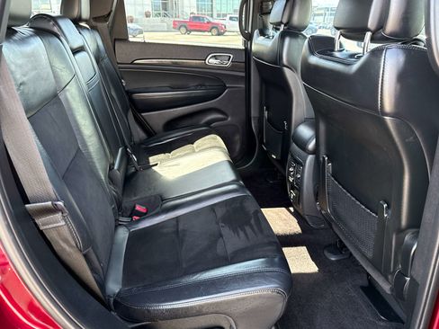 Used 2018 Jeep Grand Cherokee Altitude AWD/4WD image 16