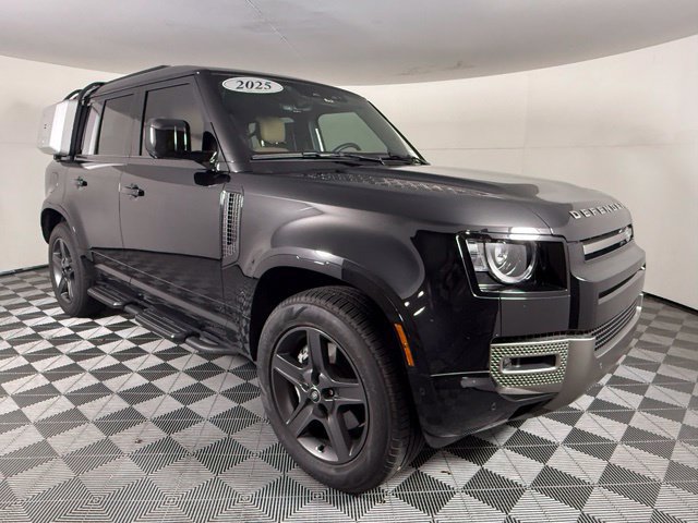 Used 2025 Land Rover Defender 110 X-Dynamic SE AWD/4WD image 9