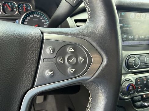 Used 2020 Chevrolet Suburban LT w/ Luxury Package AWD/4WD image 32