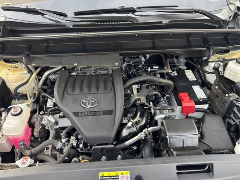 Used 2023 Toyota Highlander XLE image 13