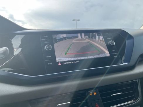 Used 2023 Volkswagen Taos SE image 21