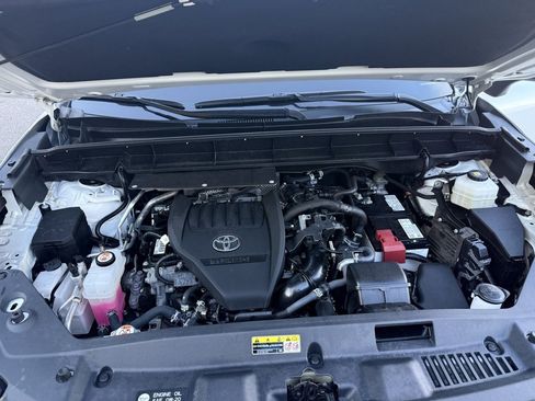 Used 2023 Toyota Highlander LE image 36