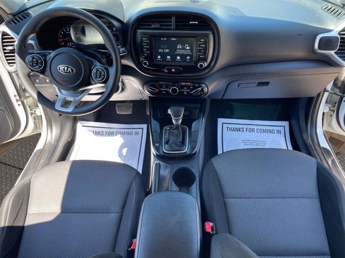 Used 2020 Kia Soul LX FWD image 14