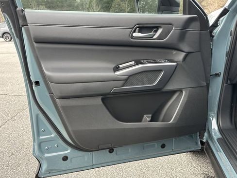 New 2026 Nissan Pathfinder SL AWD/4WD image 11