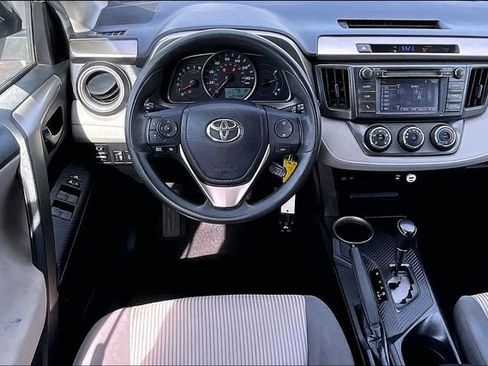 Used 2015 Toyota RAV4 LE FWD image 5