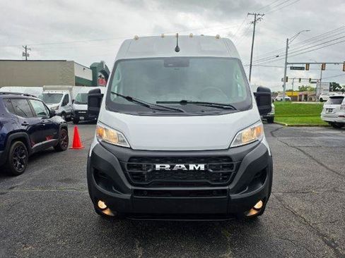 Used 2025 RAM ProMaster 2500 w/ Safety Group FWD image 2