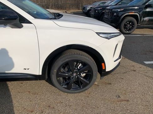 New 2026 Buick Envision Sport Touring image 2