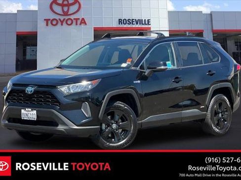Certified 2021 Toyota RAV4 LE AWD/4WD image 1