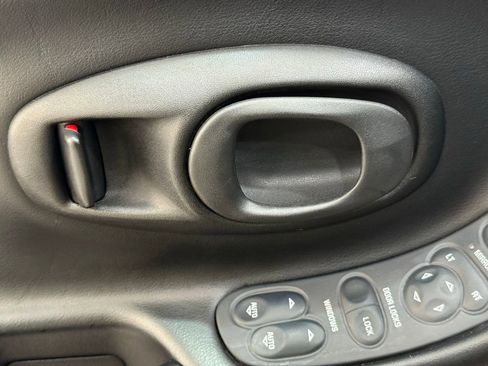 Used 2000 Chevrolet Corvette Convertible w/ Memory Pkg image 20