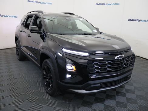 New 2026 Chevrolet Equinox LT w/ Convenience Package II AWD/4WD image 3