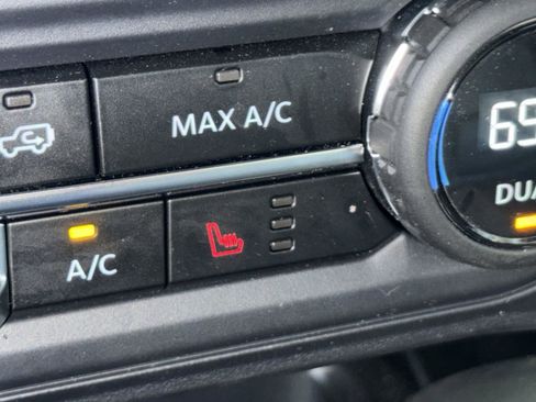 Used 2024 Ford Bronco Everglades image 16