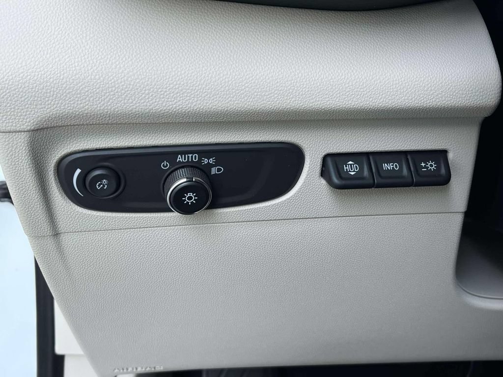 Certified 2022 Buick Envision Avenir w/ Technology Package II FWD image 30