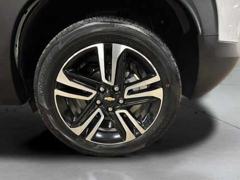 Used 2024 Chevrolet TrailBlazer LT w/ LT Cold Weather Package FWD image 27